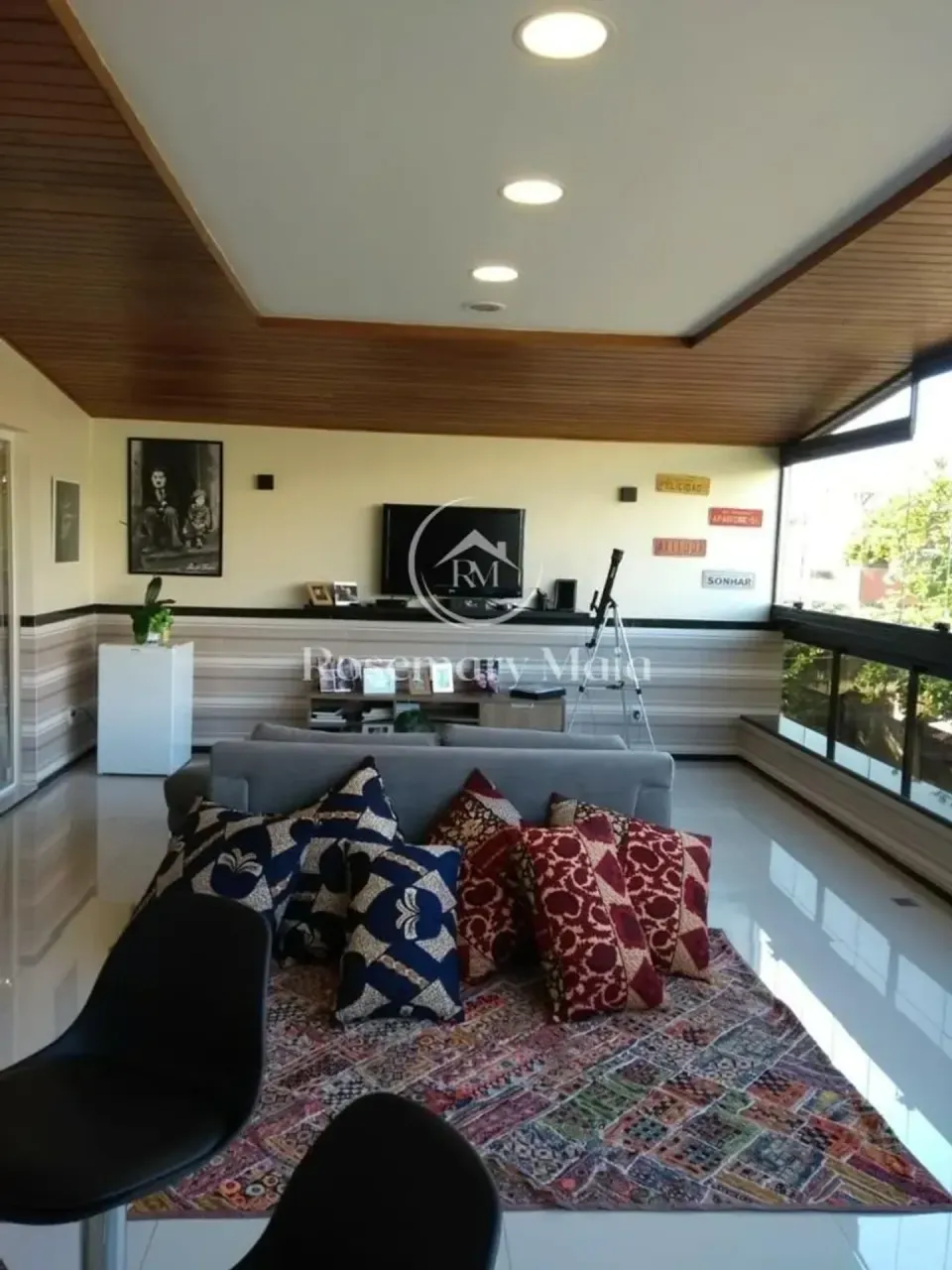Apartamento mobiliado com 3 quartos e varanda de vidro — photo 16