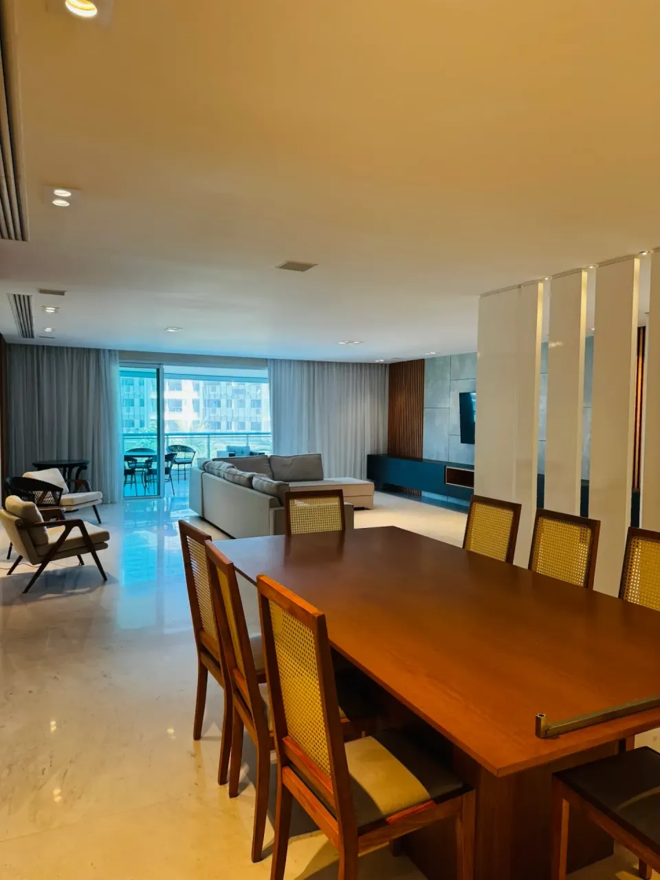 Unfurnished apartment with 4 bedrooms and 5 bathrooms — photo 13