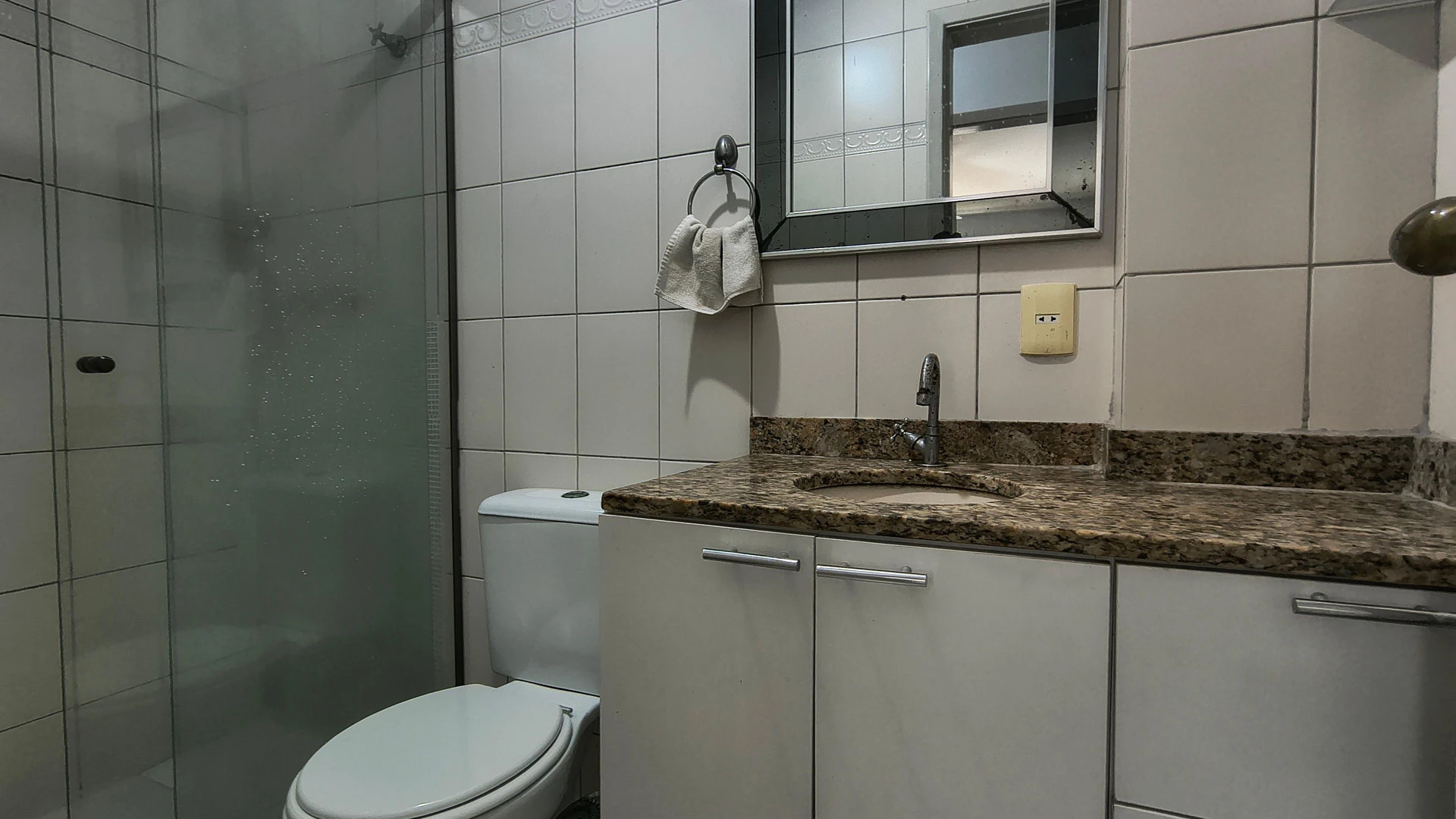 Furnished apartment with 2 bedrooms and 2 bathrooms — photo 21