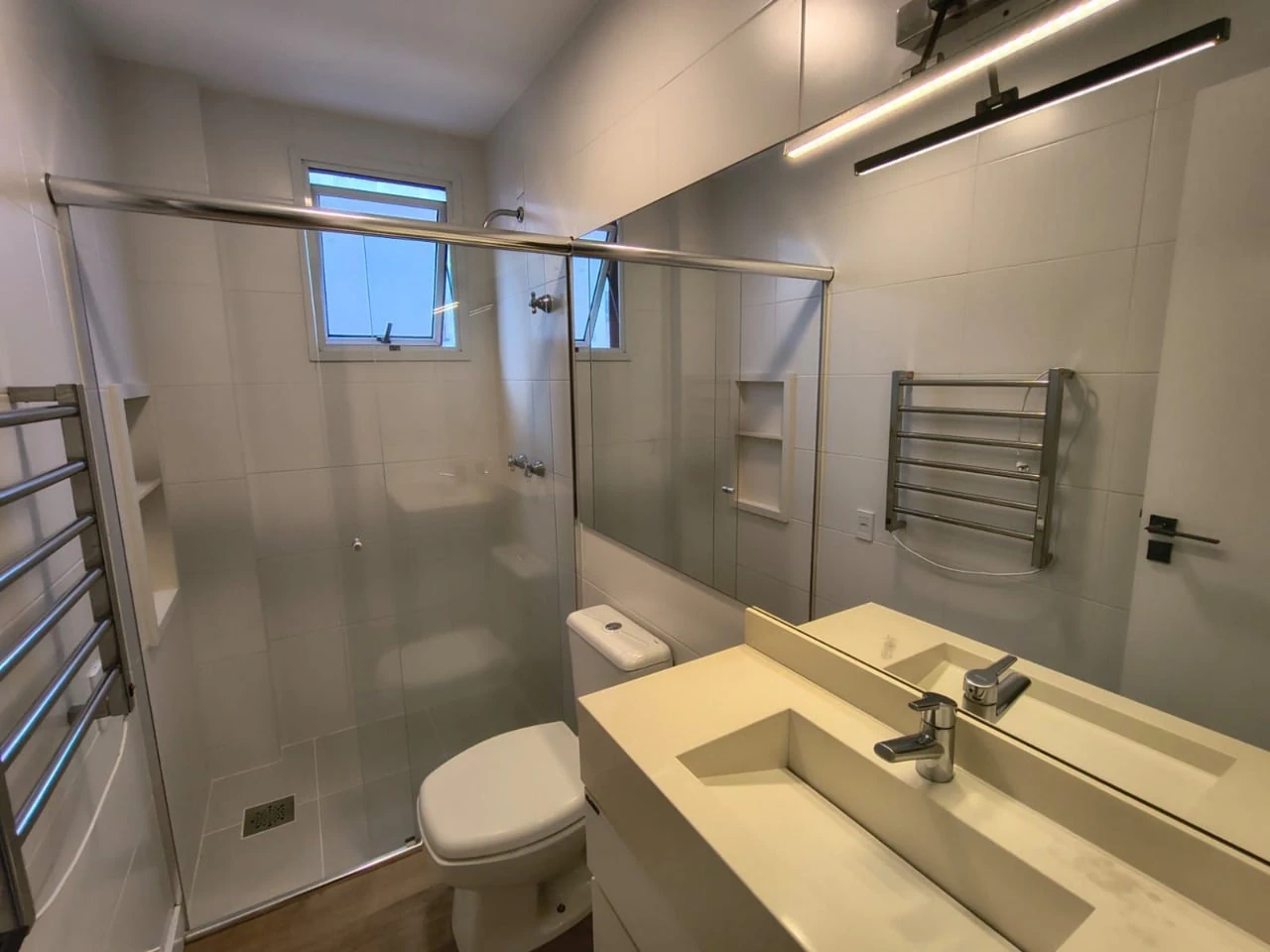 Floor-to-ceiling windows in a 2-bedroom apartment, 78 m² — photo 7