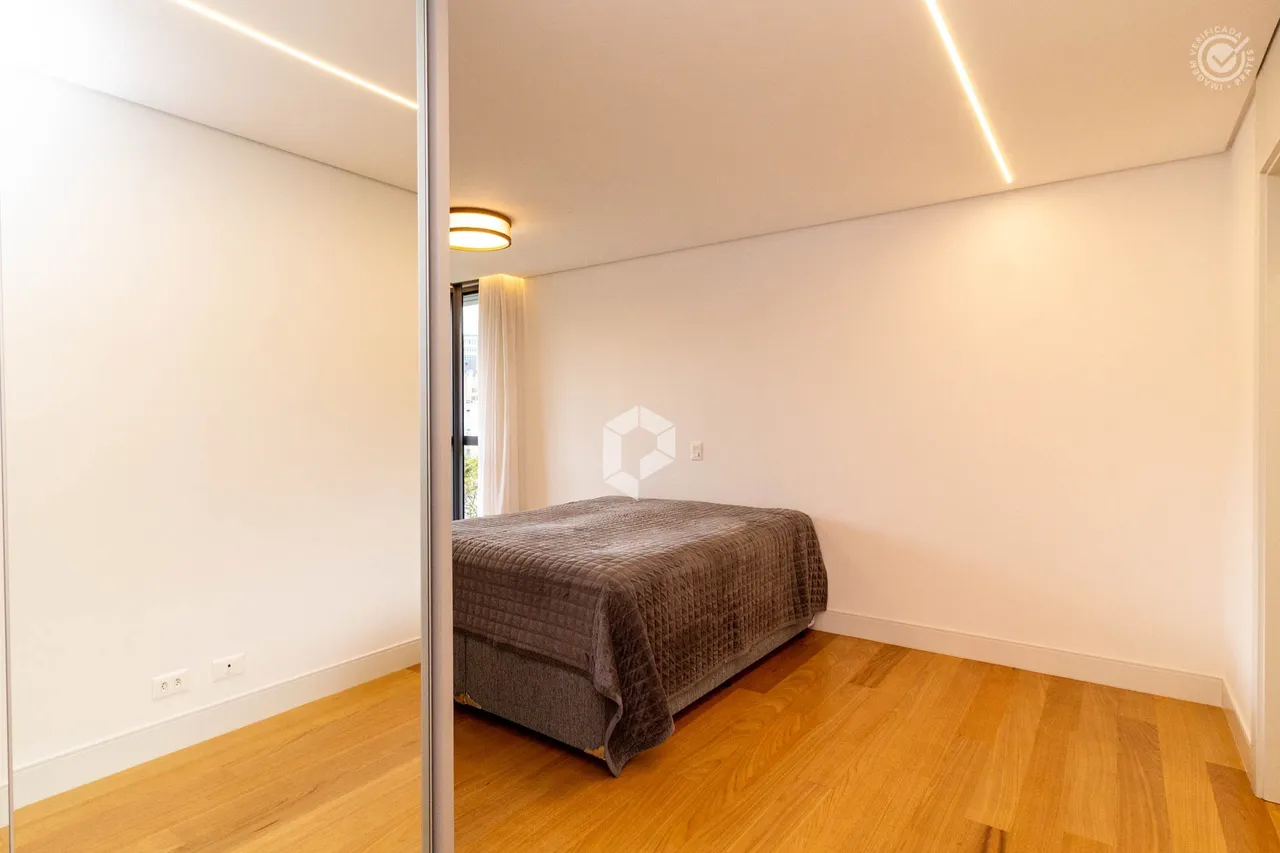 3-bedroom apartment with 3 en-suite bathrooms and 245 m² — photo 9