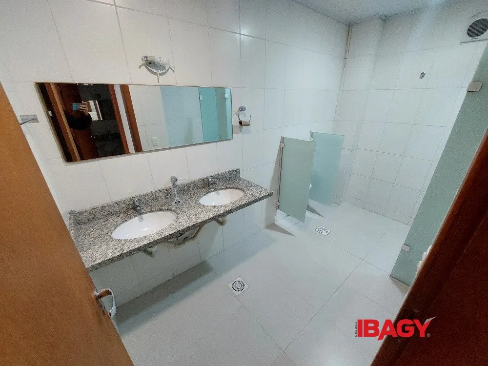Квартира с 3 спальнями, в доме есть тренажёрный зал — photo 16