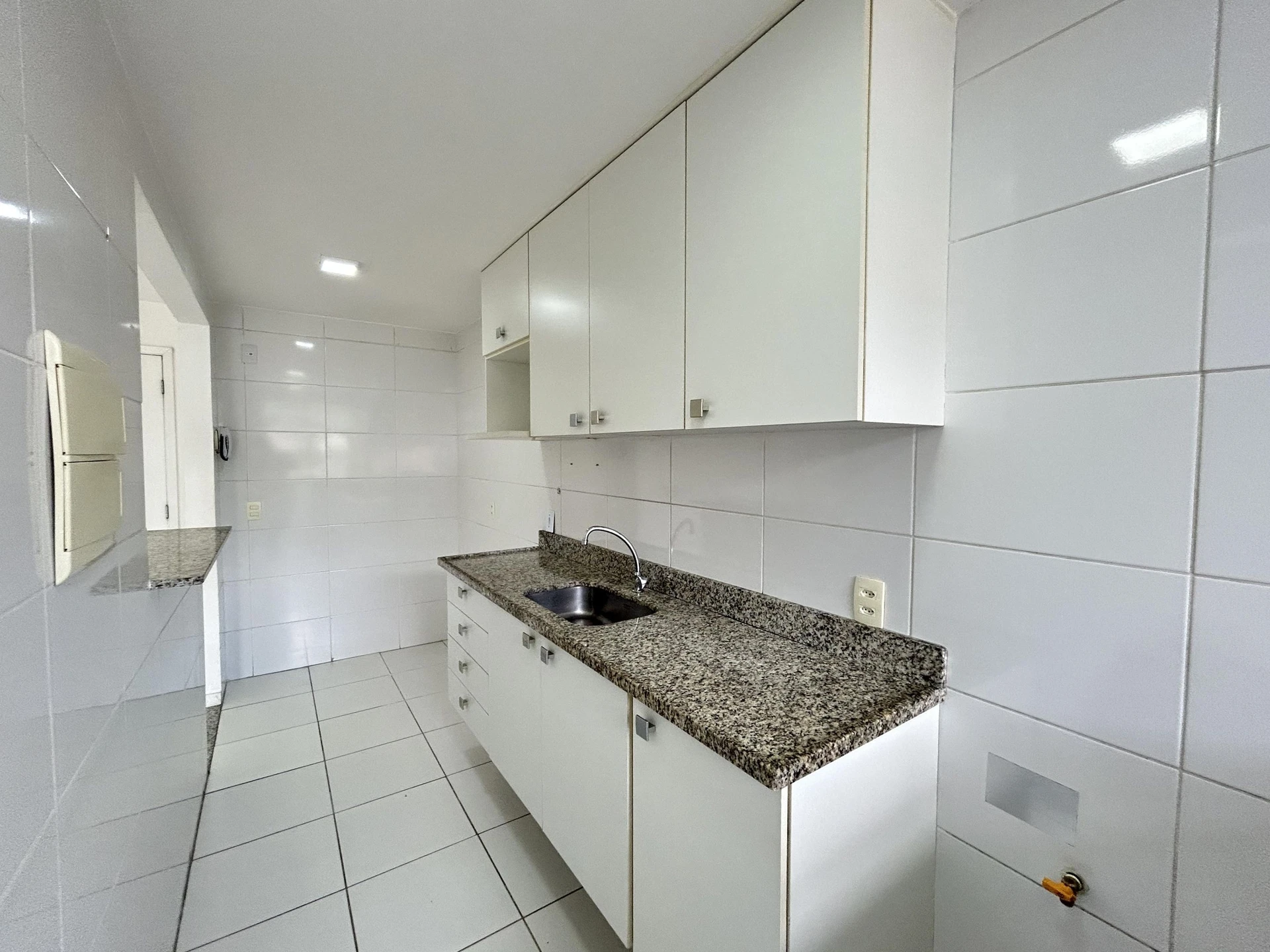 2-bedroom apartment with a mountain view in Rio de Janeiro — photo 8