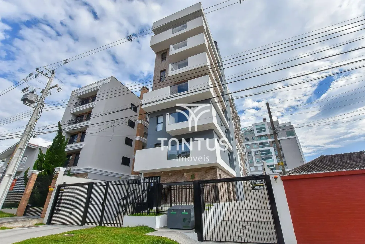 2-bedroom apartment with 2 parking spaces and en-suite — photo 2