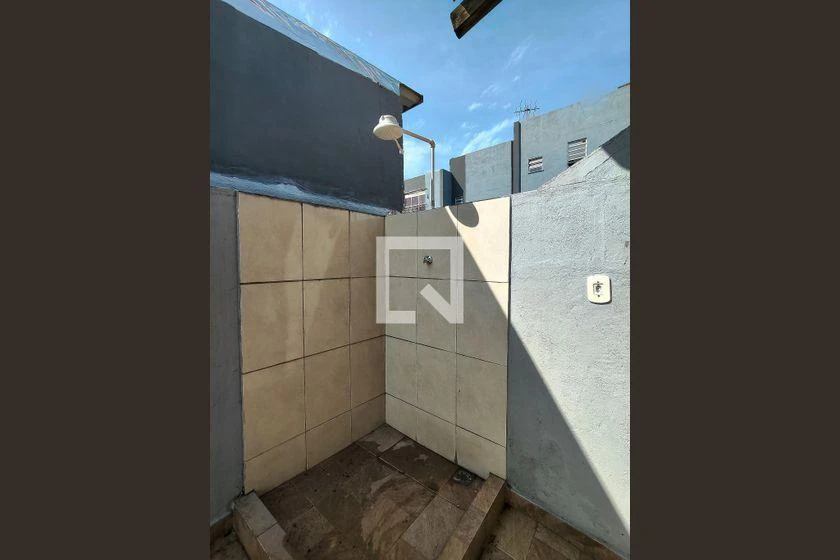 80 m² rental apartment with 2 bedrooms and enclosed kitchen — photo 39