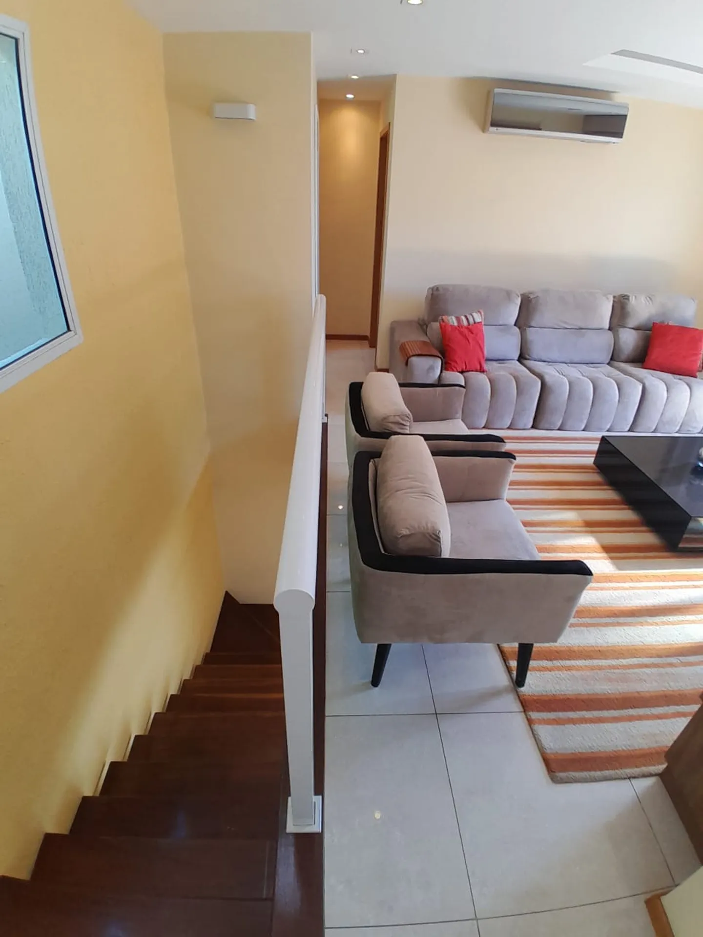 Apartment with 4 bedrooms, 3 bathrooms and built-in storage — photo 4