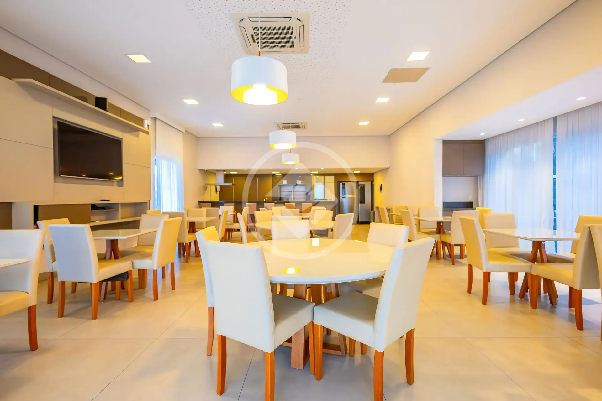 Casa em condomínio com 4 quartos e 270 m² — photo 33