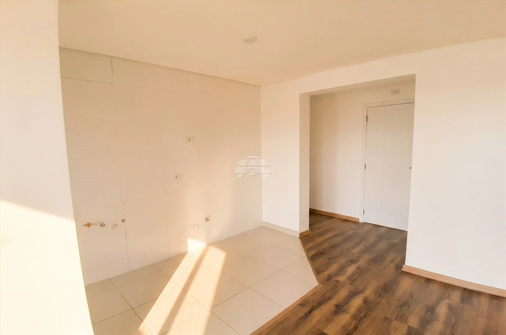 2-bedroom apartment with a grill on the balcony in Curitiba — photo 13