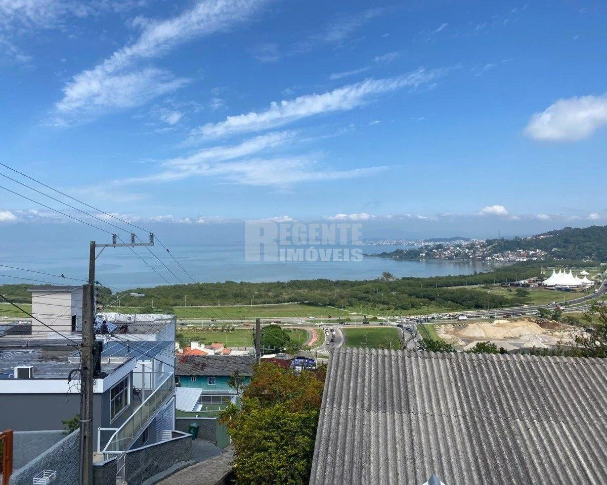Water view in a 3-bedroom house, 173 m² — photo 20
