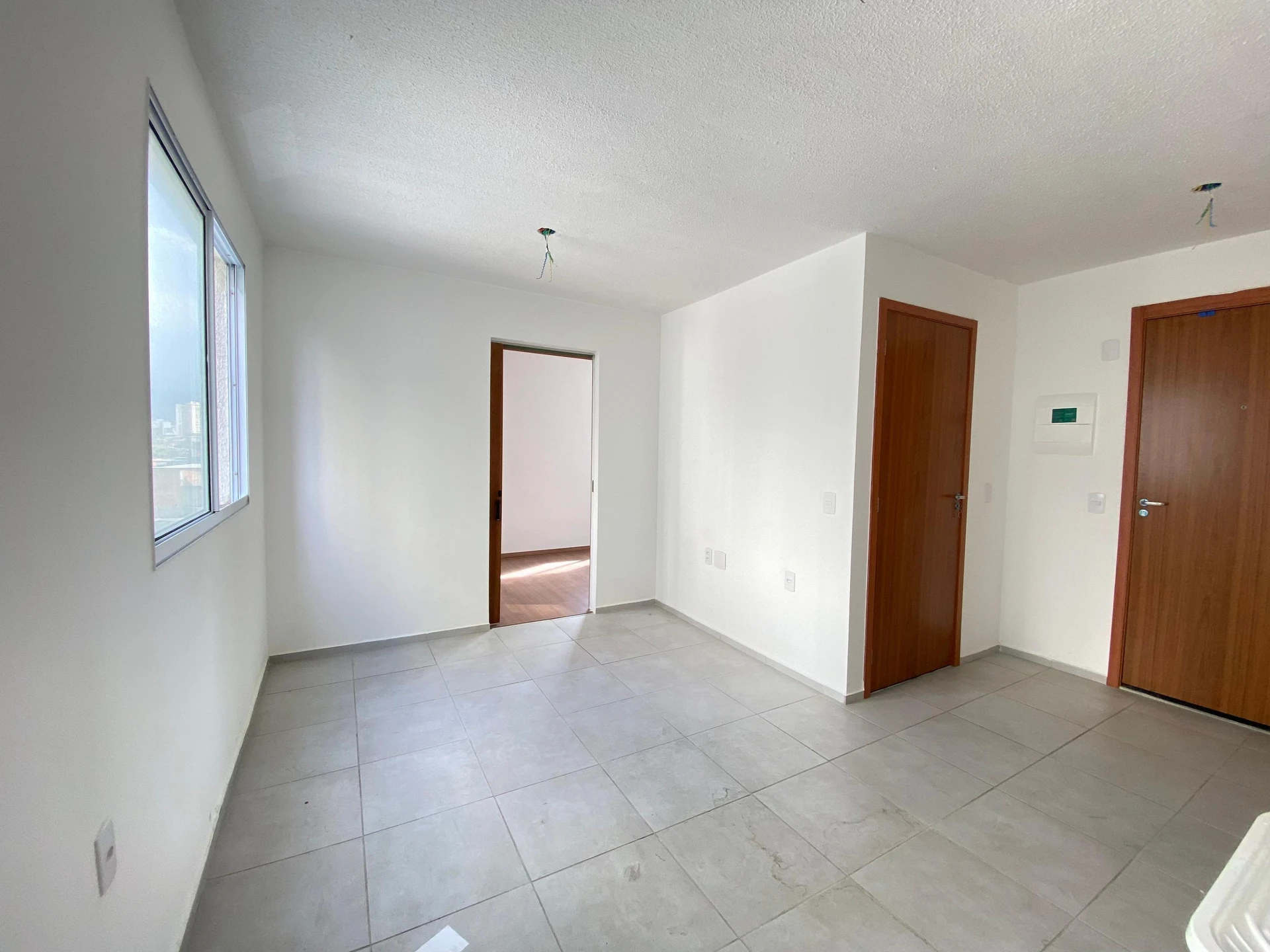 One-bedroom apartment with a grill on the balcony — photo 53