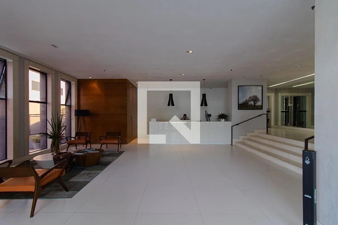 Apartamento mobiliado de 1 quarto com varanda e 2 vagas — photo 2