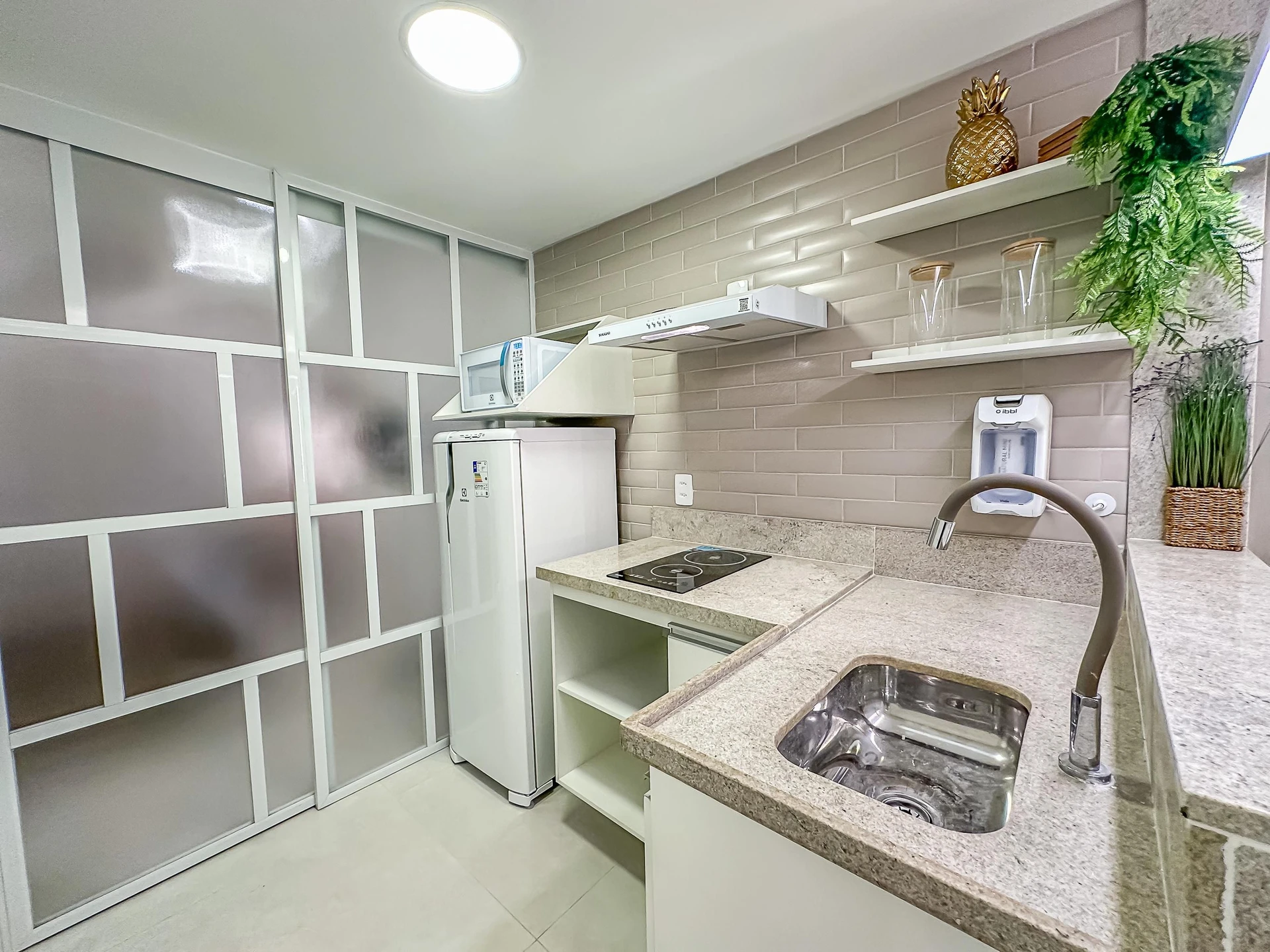 Меблированная квартира с 1 спальней и кухней open-plan — photo 18