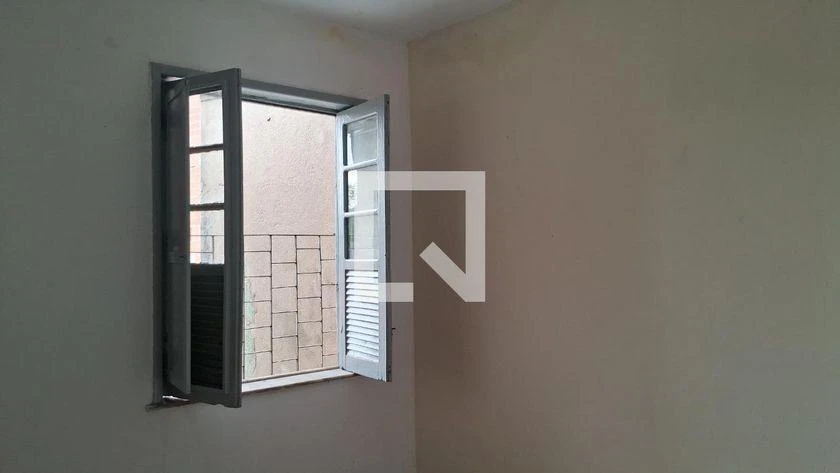 2-bedroom apartment with wood or laminate floors — photo 26