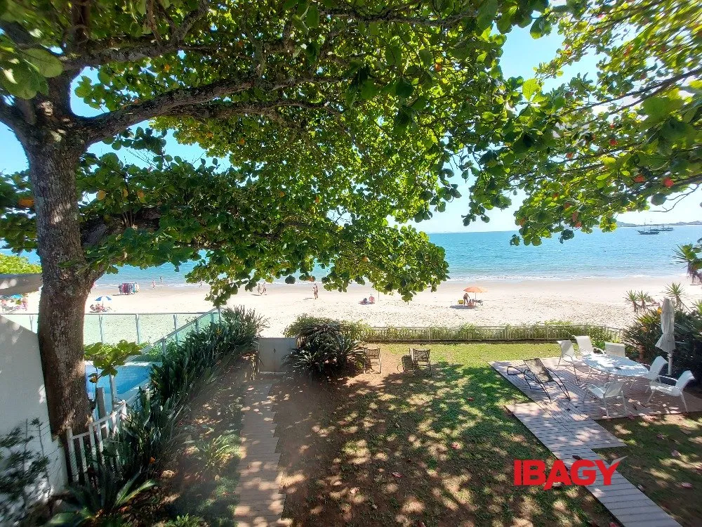 Меблированный дом 518 м² с 5 спальнями и 4 суитами — photo 43