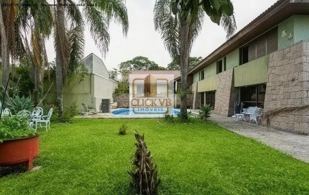 4-bedroom house with floor-to-ceiling windows in Curitiba — photo 19