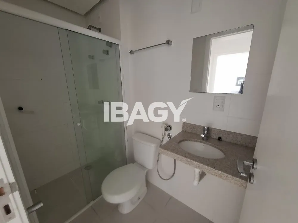69 m² 2-bedroom apartment with balcony and built-in grill — photo 4