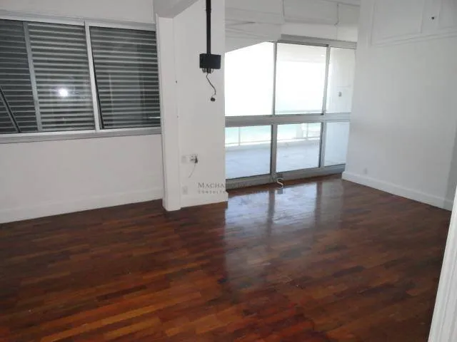 Water view in a 4-bedroom apartment, 350 m² — photo 49