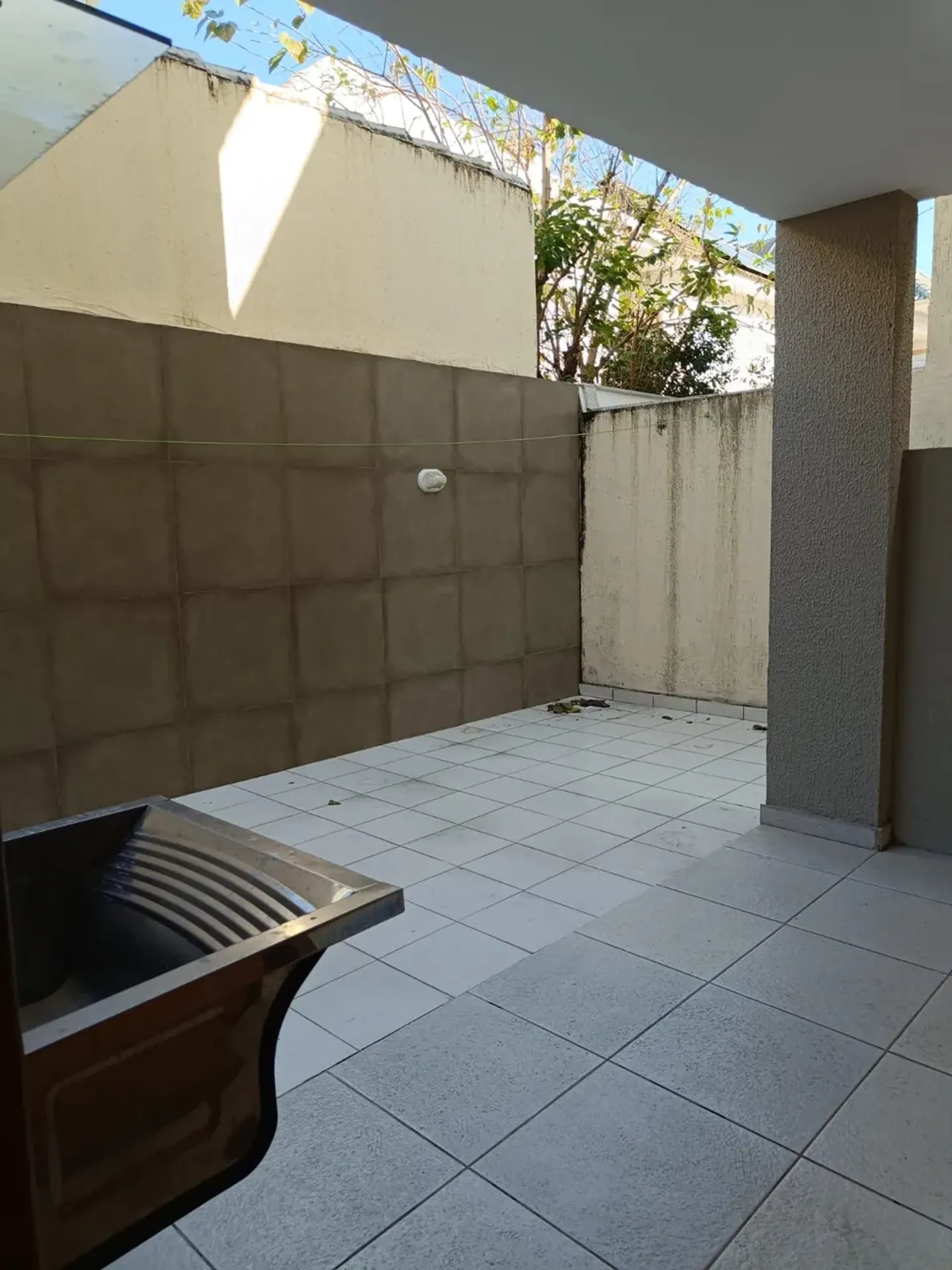 House with 4 bedrooms and 5 bathrooms — photo 42