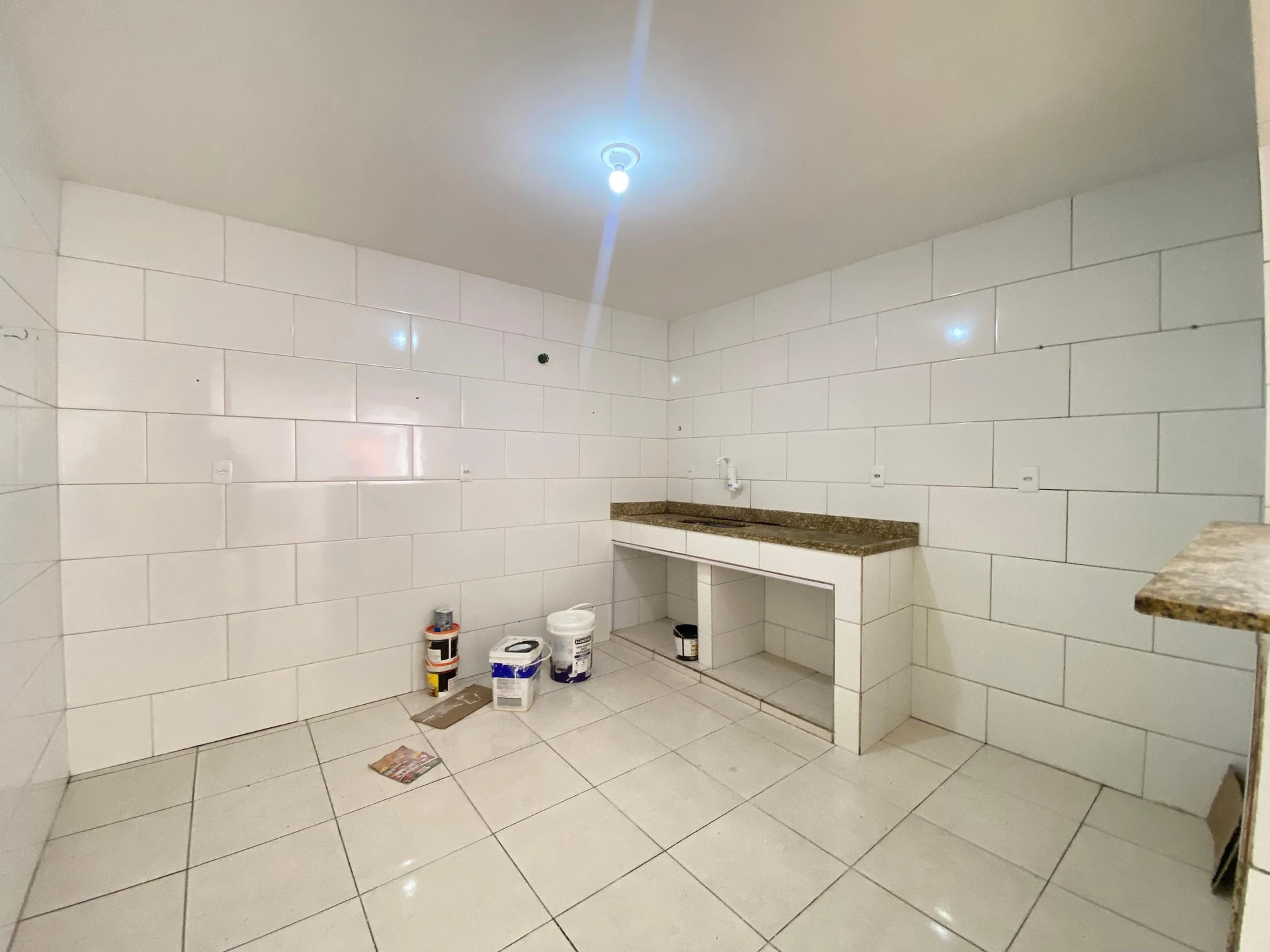 House with 2 bedrooms and a glass-enclosed shower — photo 8