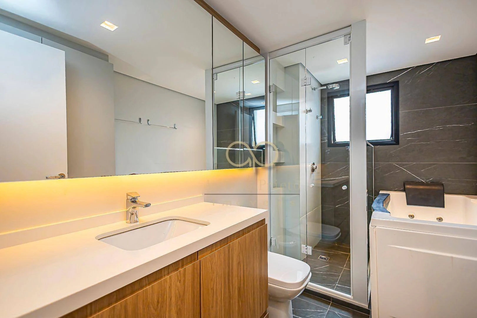150 m² apartment with a dishwasher and a bathtub — photo 6