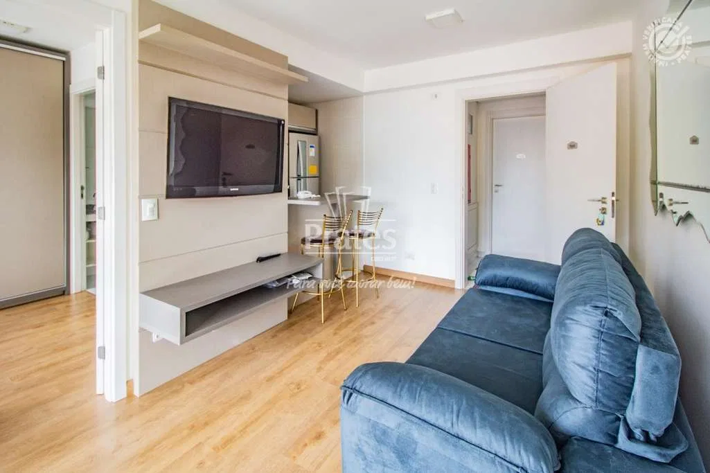 Wood or laminate floors in a one-bedroom apartment, 35 m² — photo 8