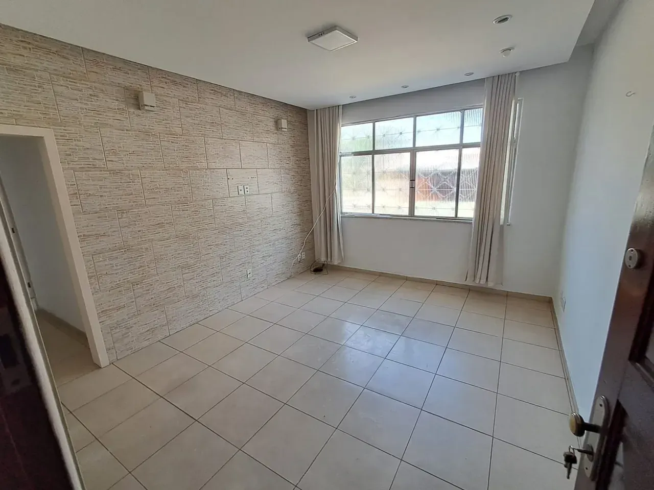 3-bedroom apartment with 2 bathrooms and one parking spot — photo 6