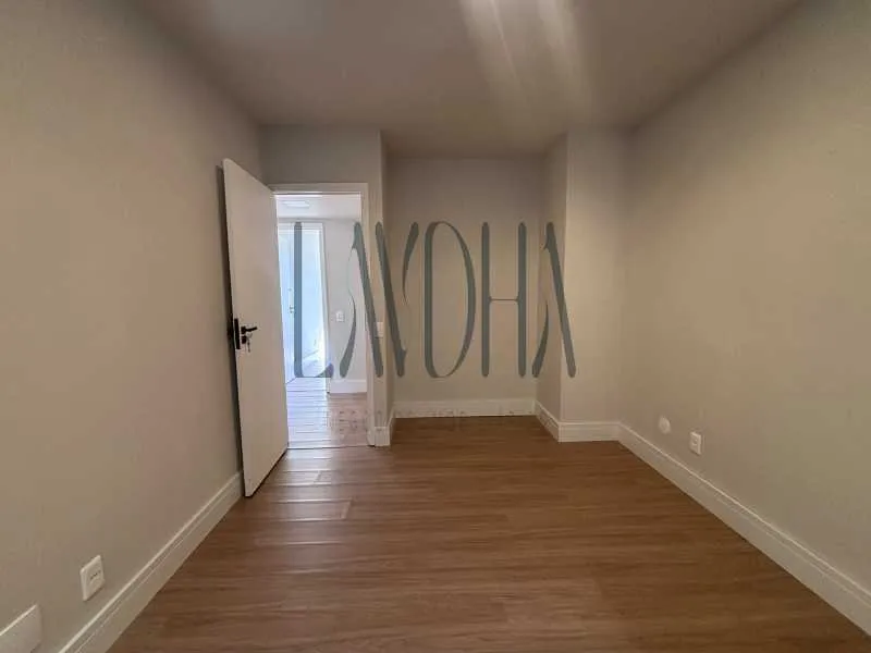 Apartment with 4 bedrooms, 1 en-suite, 138 m² — photo 10