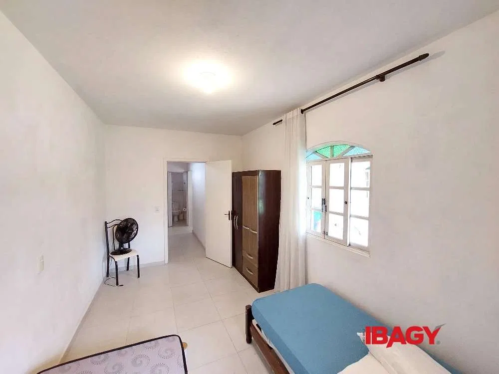 3-bedroom house with a washing machine in Florianópolis — photo 10