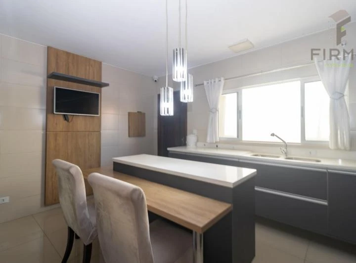 House with 3 bedrooms, 5 bathrooms, 350 m² — photo 9