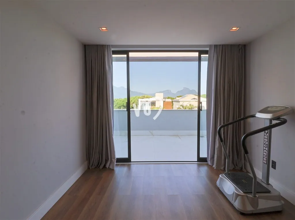 Furnished house with 5 bedrooms and 5 bathrooms — photo 30