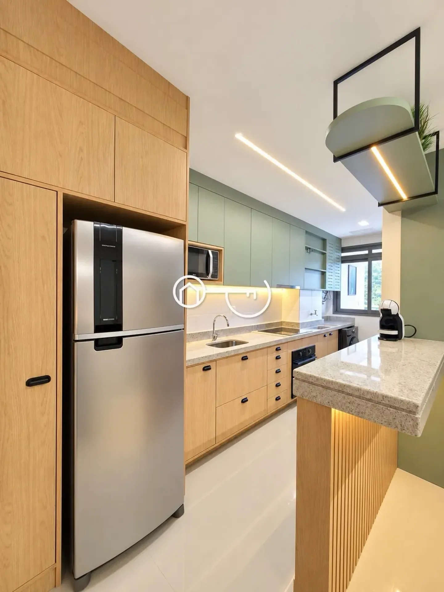 Furnished apartment, 93 m², with a mountain view — photo 5