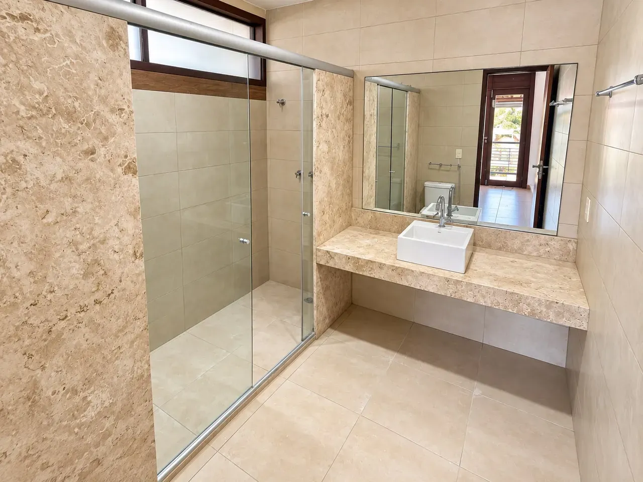 Casa de 340 m² com varanda gourmet e vista para a água — photo 18