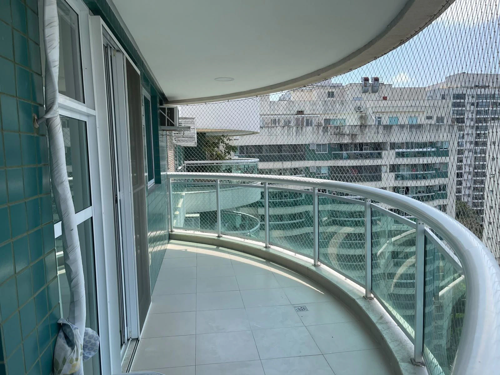Квартира: 2 спальни, 77 м²