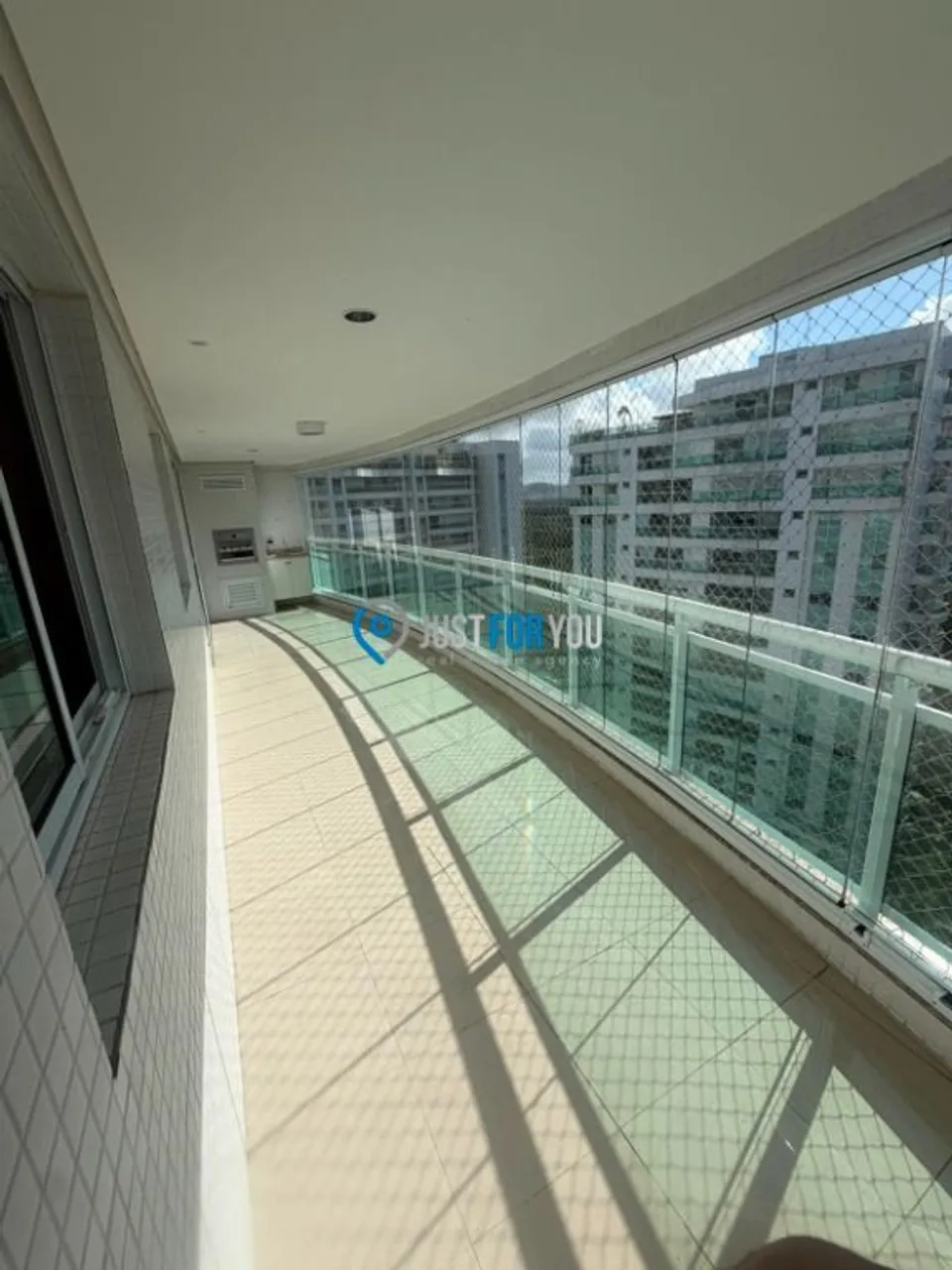 Apartamento de 2 quartos com varanda envidraçada — photo 7