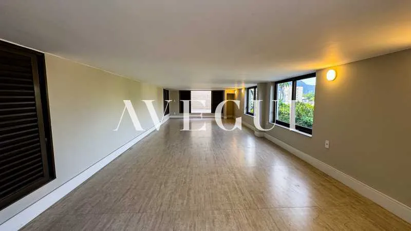 Apartamento sem mobília com 4 dormitórios e sacada — photo 28