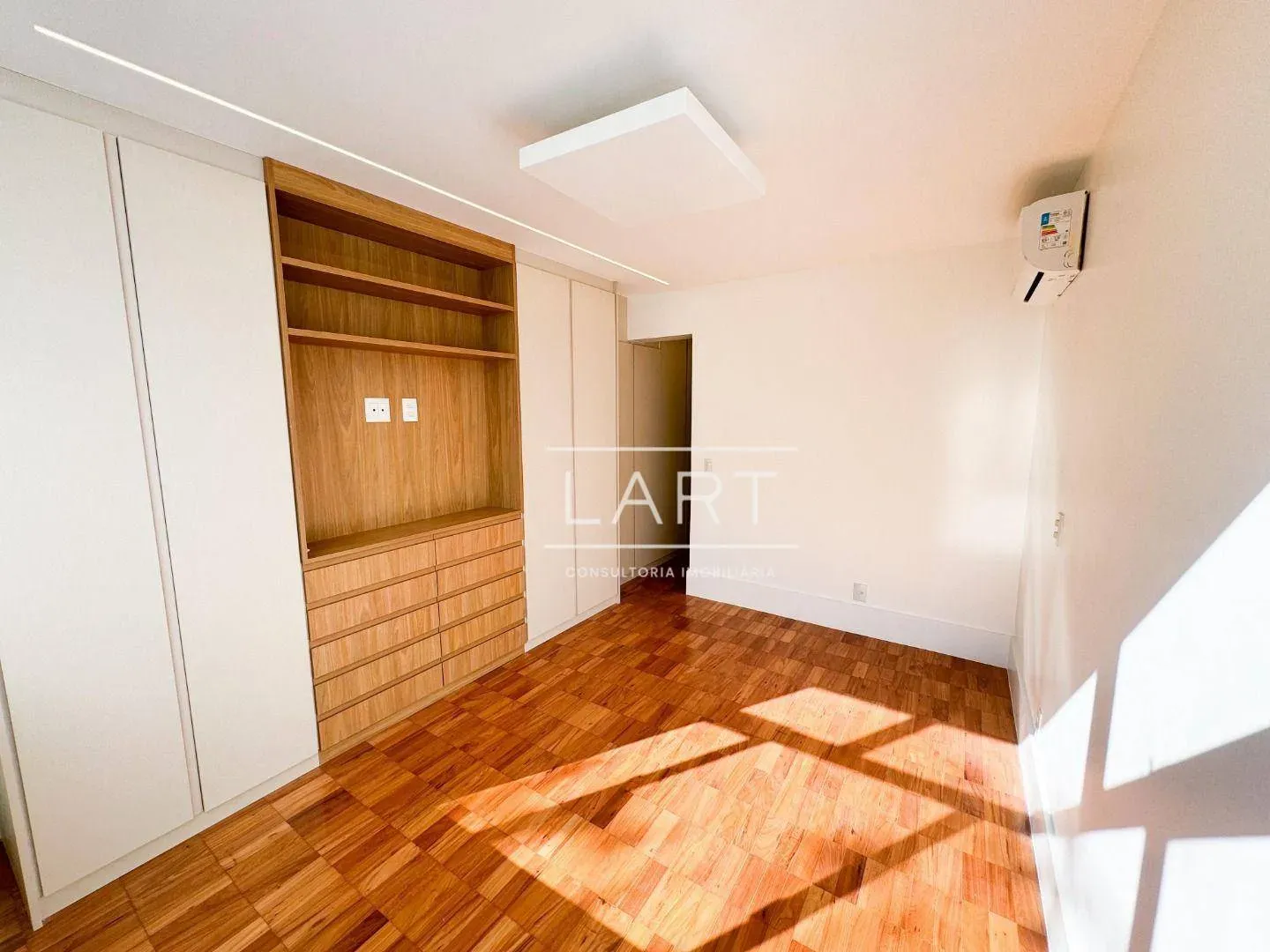 Панорамні вікна та 3 спальні: квартира 150 м² — photo 13