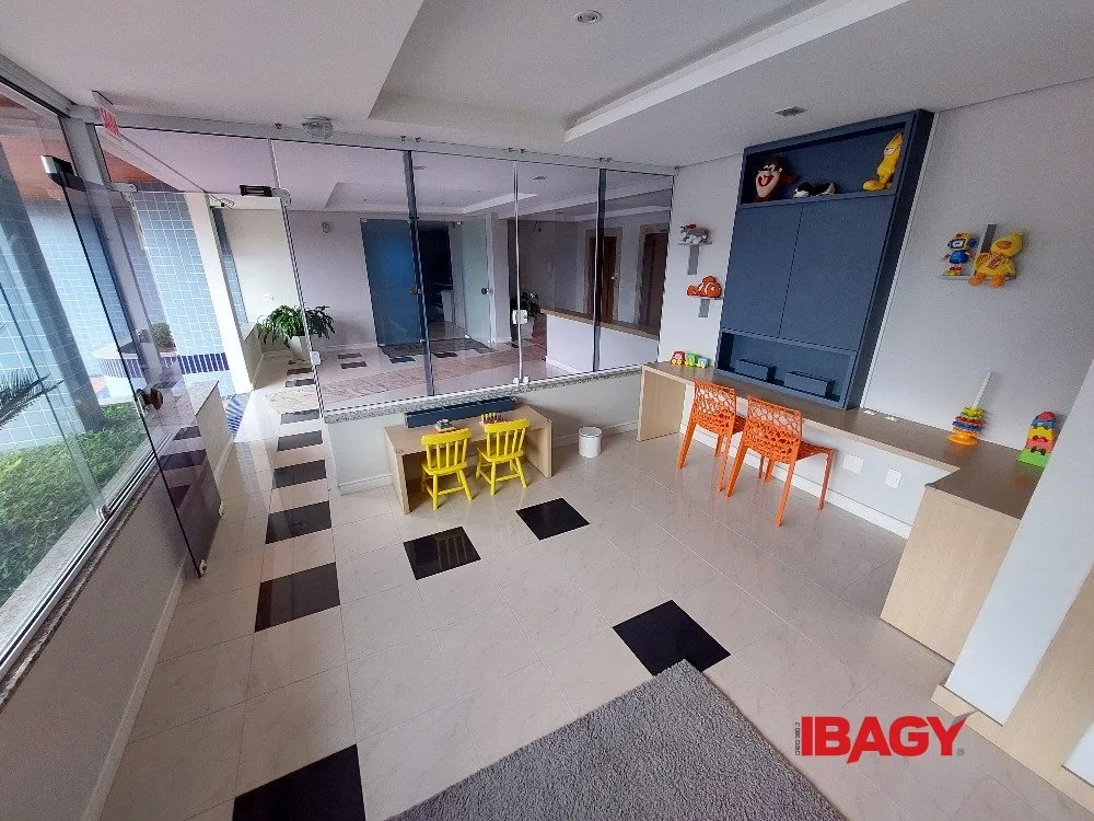 Mountain view in a 3-bedroom apartment, 90 m² — photo 10