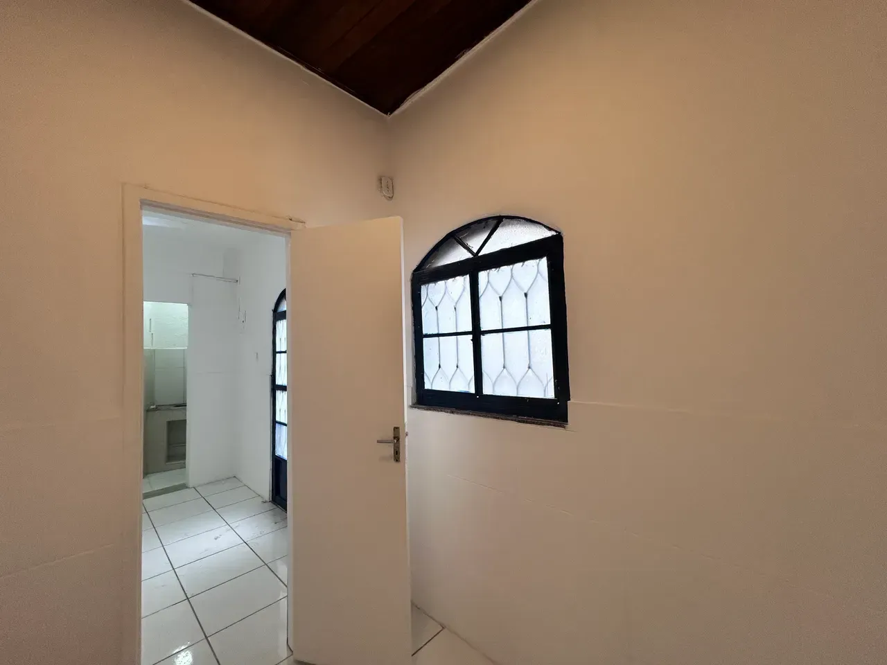 House with 1 bedroom and 1 bathroom plus laundry area — photo 16