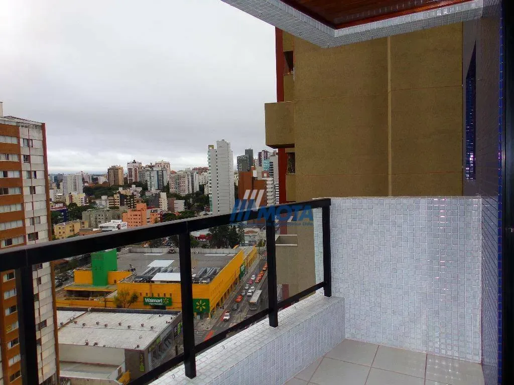 3-bedroom apartment with a bathtub — photo 4