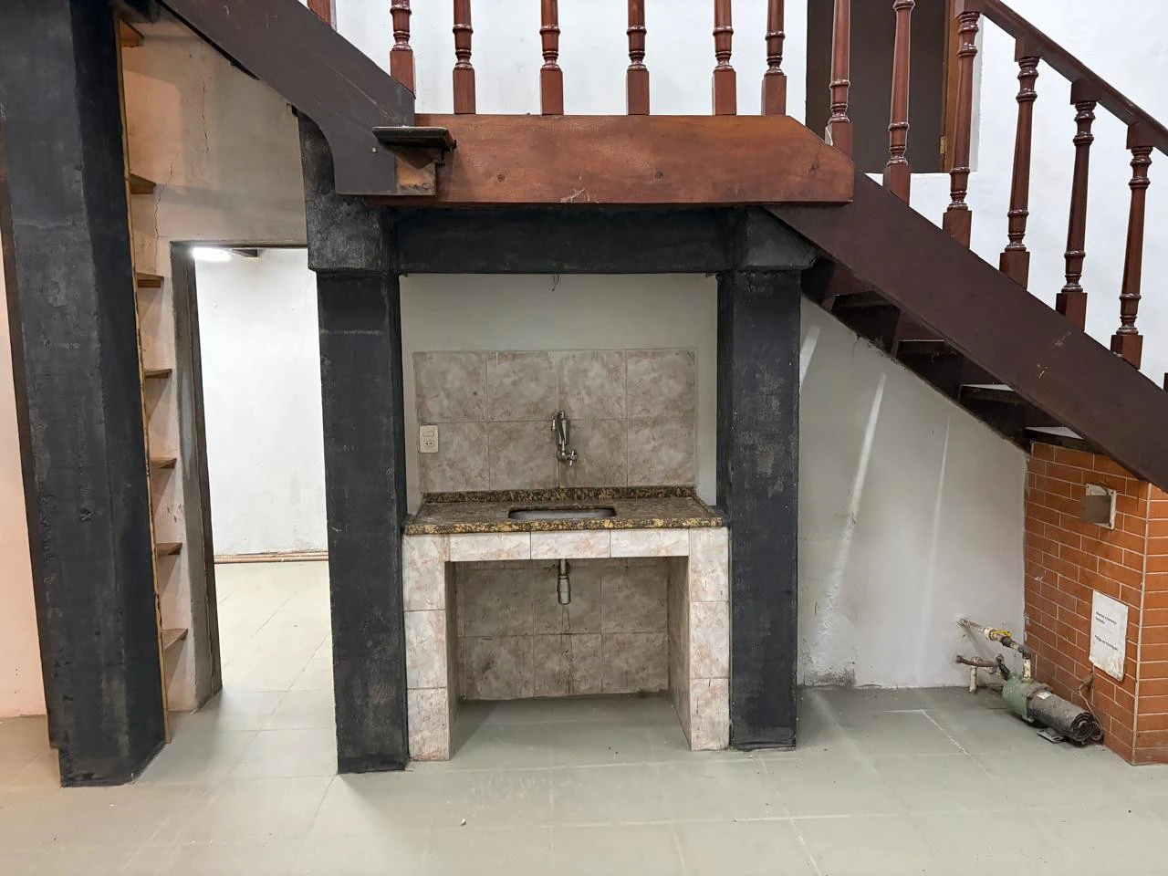 Unfurnished 326 m² house with 2 bedrooms and 2 bathrooms — photo 21