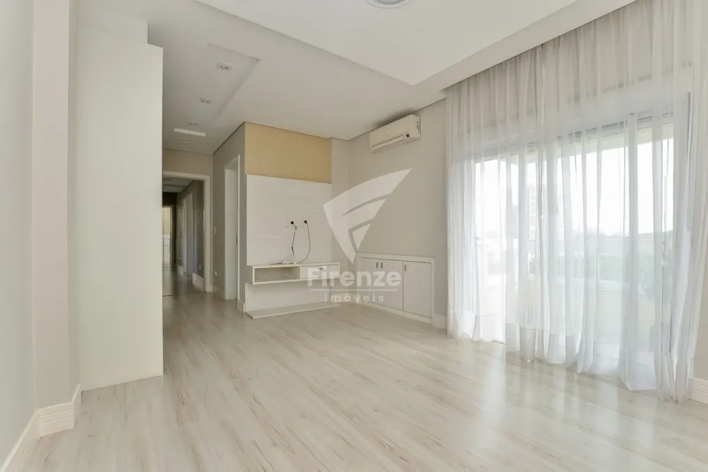 Furnished 352 m² apartment with 3 en-suite bedrooms — photo 19
