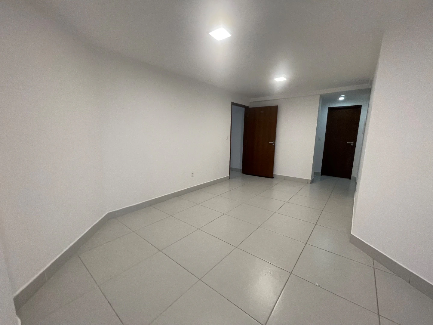 4-bedroom apartment in a building with a sauna — photo 17
