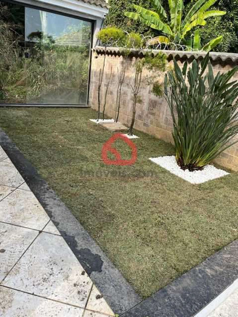 600 m² house with 3 suites and 7 bathrooms — photo 15