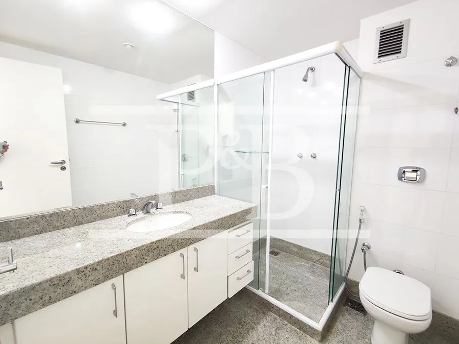 4-bedroom apartment with balcony, 300 m² — photo 15