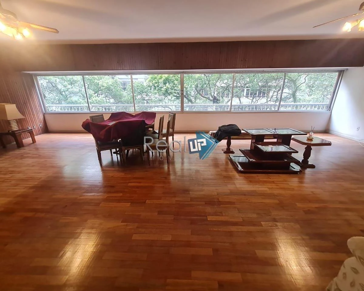 Apartment with 4 bedrooms and 5 bathrooms and 2 parking spaces — photo 2