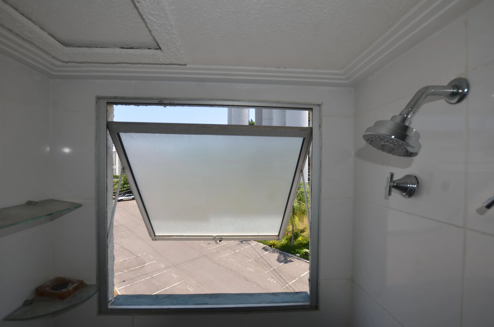 Apartamento de 2 quartos em condomínio com piscina — photo 17