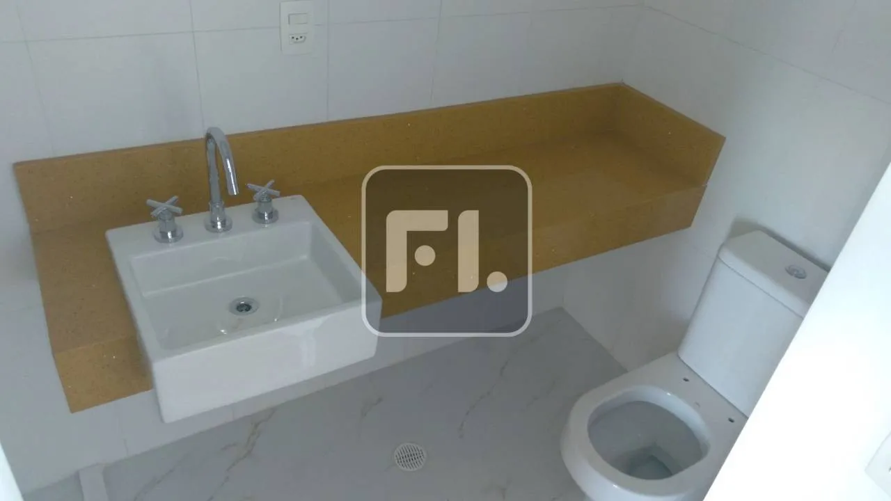 Casa com 4 dormitórios e varanda envidraçada — photo 11