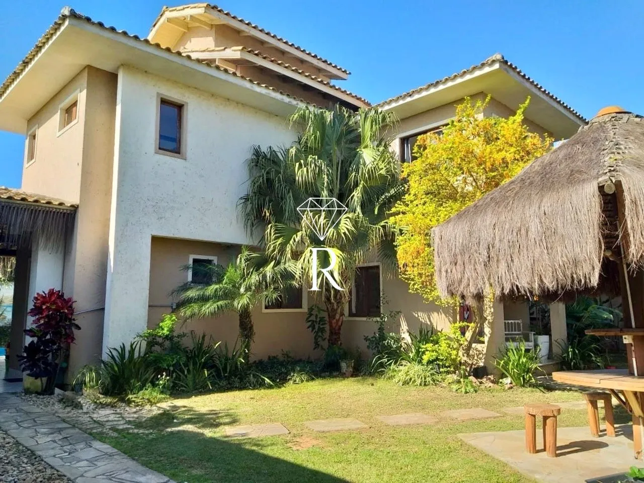 Casa de 6 dormitorios con balcón y parrilla — photo 14