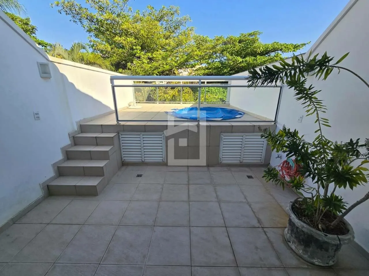 Triplex house with 4 bedrooms and 2 en-suites — photo 14
