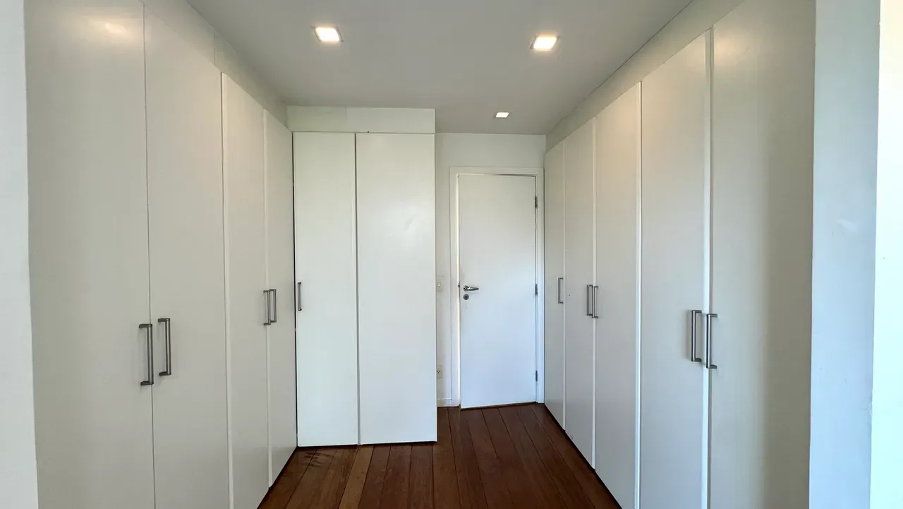 Apartment on the 3rd floor with floor-to-ceiling windows — photo 28